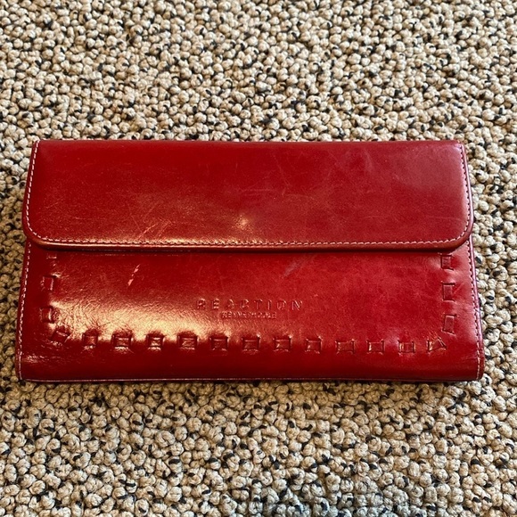 Kenneth Cole Reaction Red Wallet in GUC - Picture 1 of 5